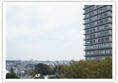 横浜を見渡す21階展望フロアからの景色