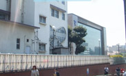 キャンパスの魅力5_帝京大学医学部付属病院が隣接